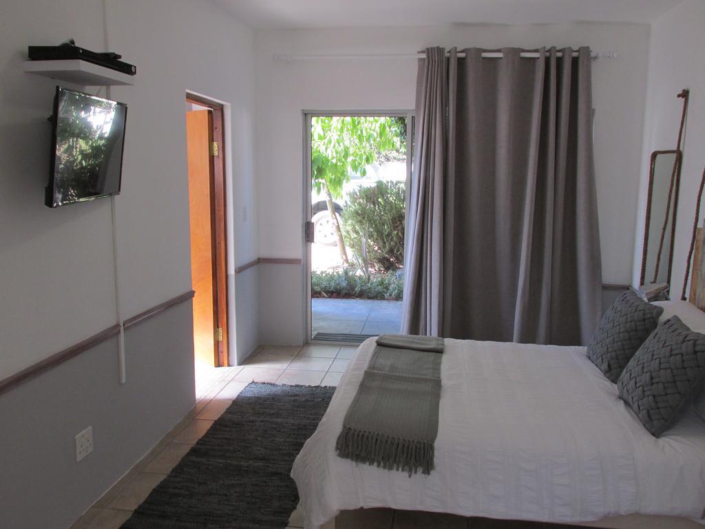 Due South Guest House Langebaan Exterior foto