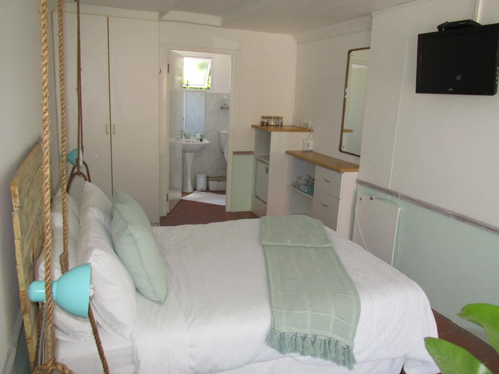Due South Guest House Langebaan Exterior foto