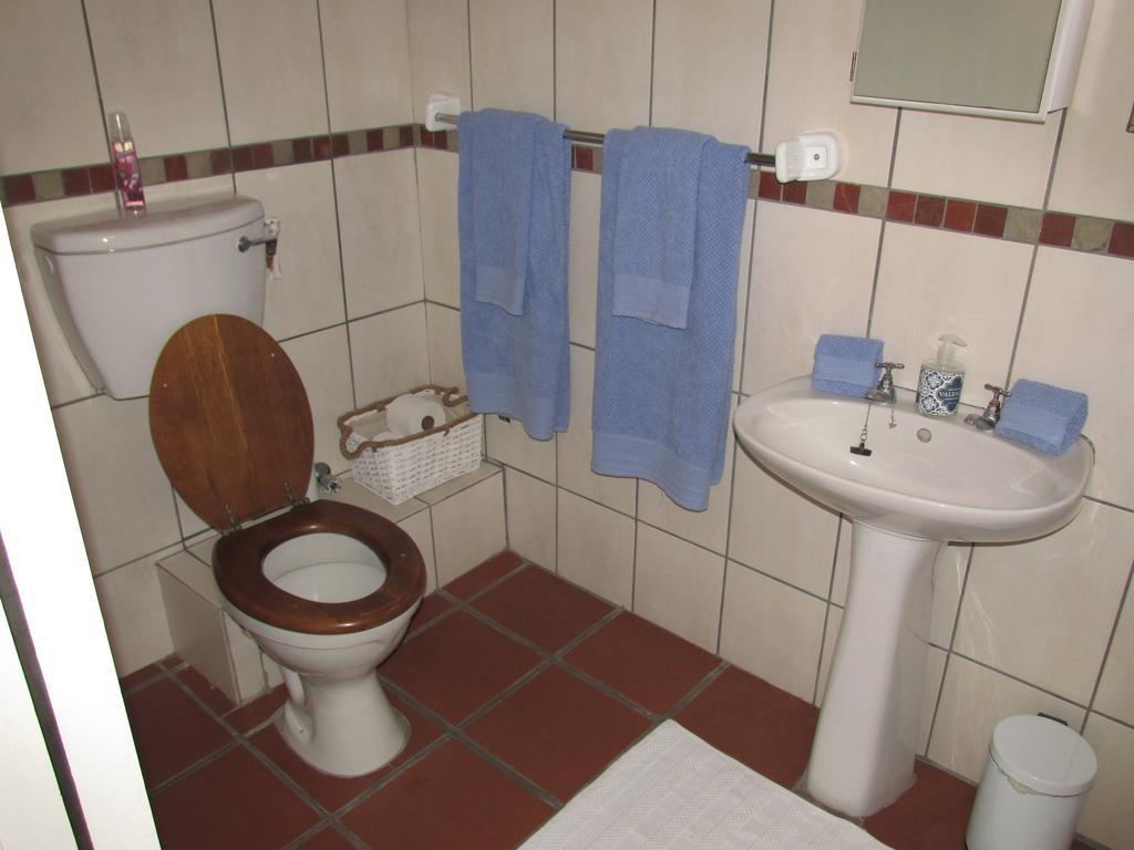 Due South Guest House Langebaan Exterior foto
