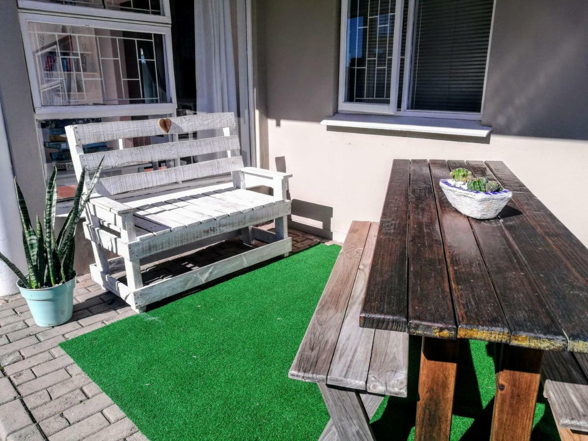 Due South Guest House Langebaan Exterior foto